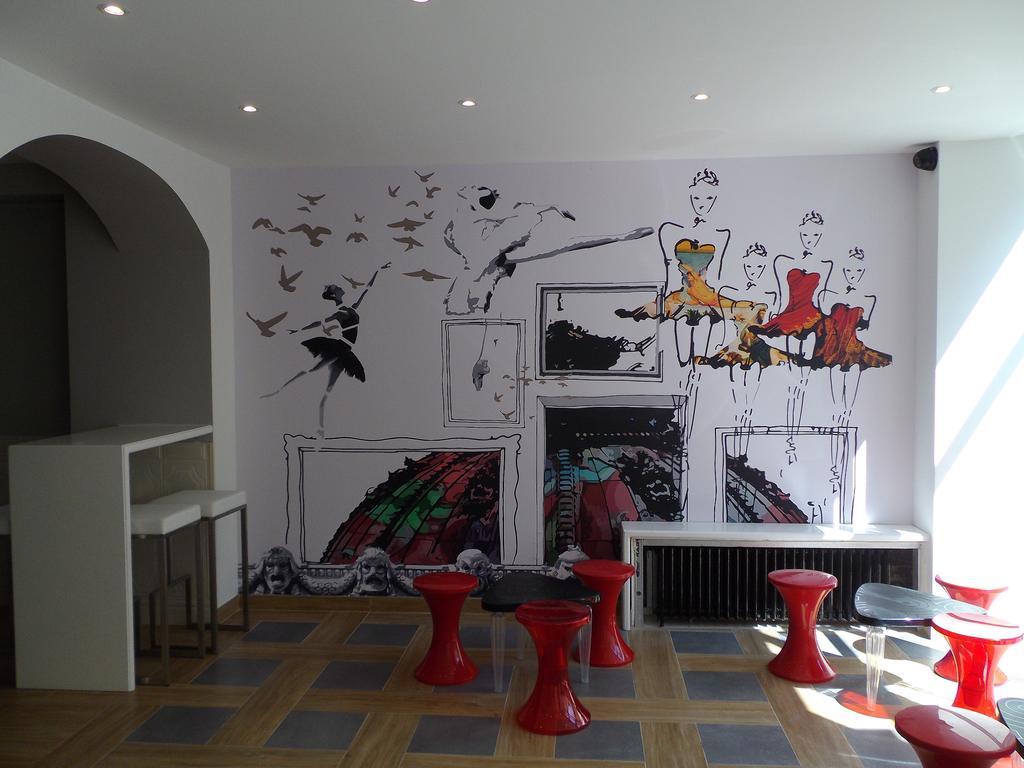 Perfect Hotel & Hostel Παρίσι Εξωτερικό φωτογραφία The interior of the café