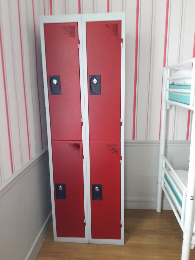 Perfect Hotel & Hostel Παρίσι Εξωτερικό φωτογραφία A set of lockers